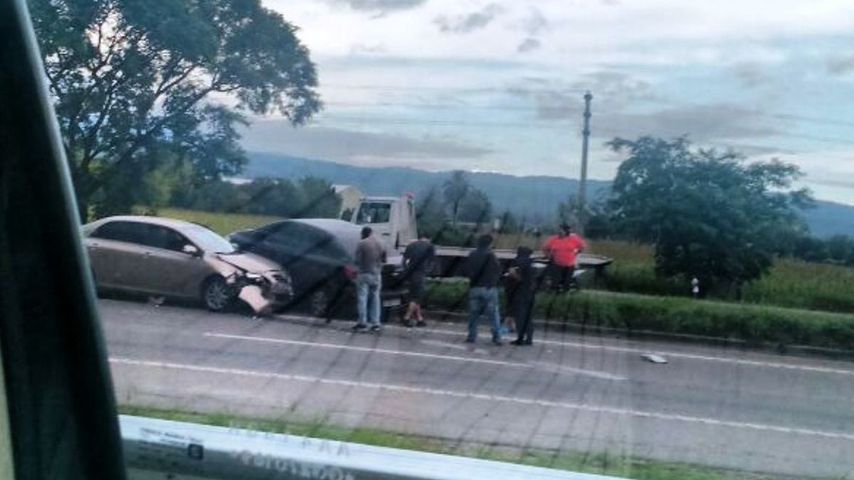 Choque En La Autopista Entre San Salvador Y Palpal Circular Con