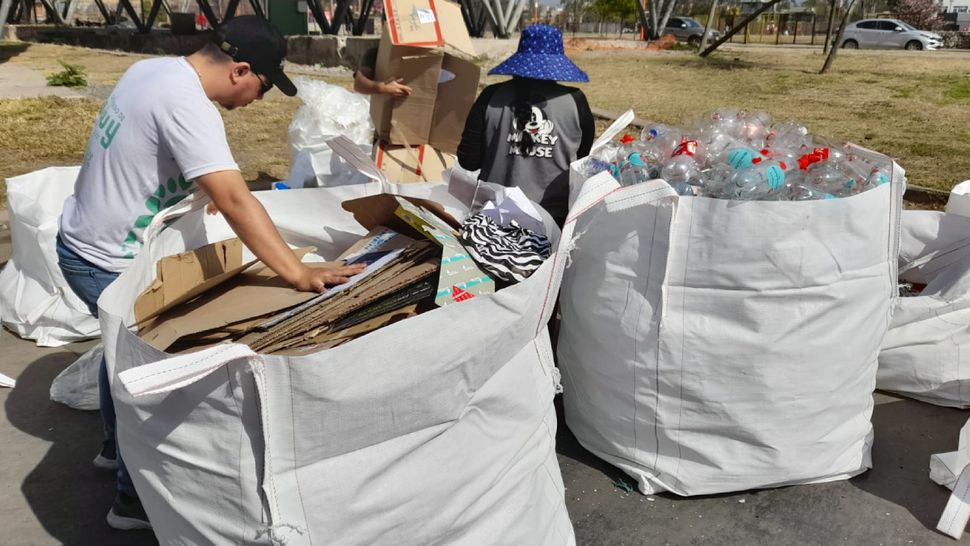 FNE 2023 llega el reciclatón junto a la pintada estudiantil