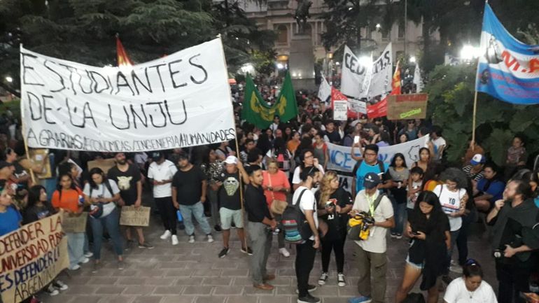 Marcha universitaria en Jujuy tras la multitudinaria movilización hubo