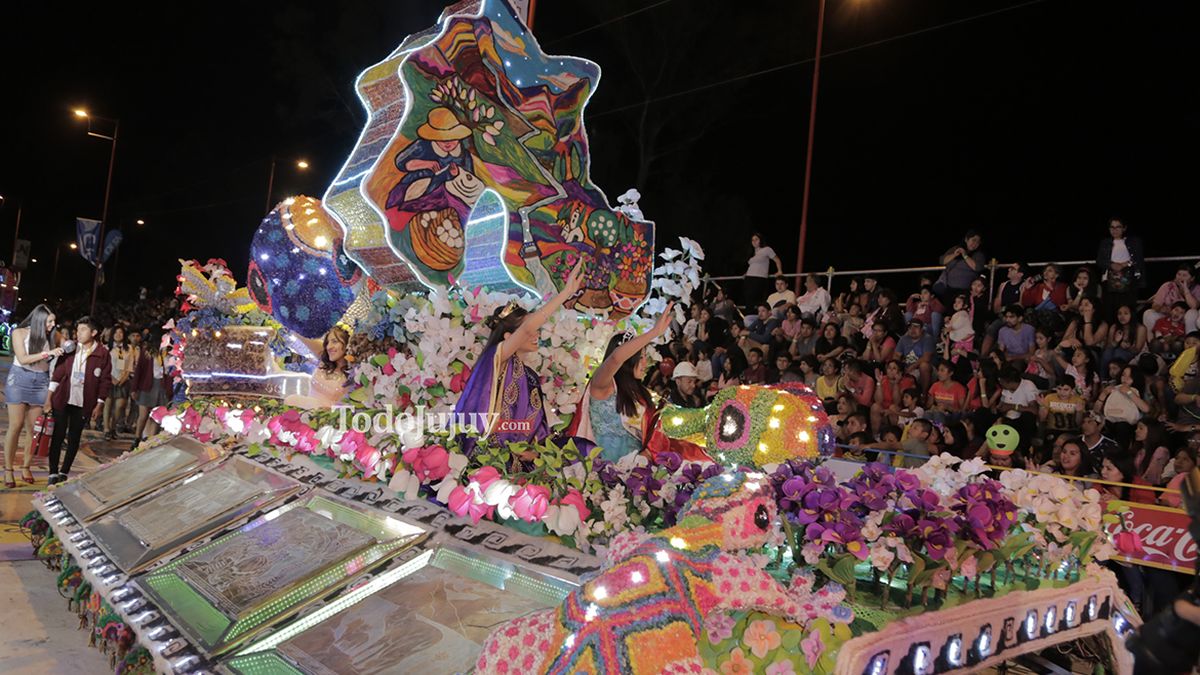 De La Puna A La Capital El Carruaje Del Secundario 50 De Tres Pozos