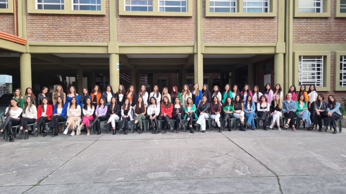 Fiesta Nacional De Los Estudiantes Candidatas Colegio Del Salvador