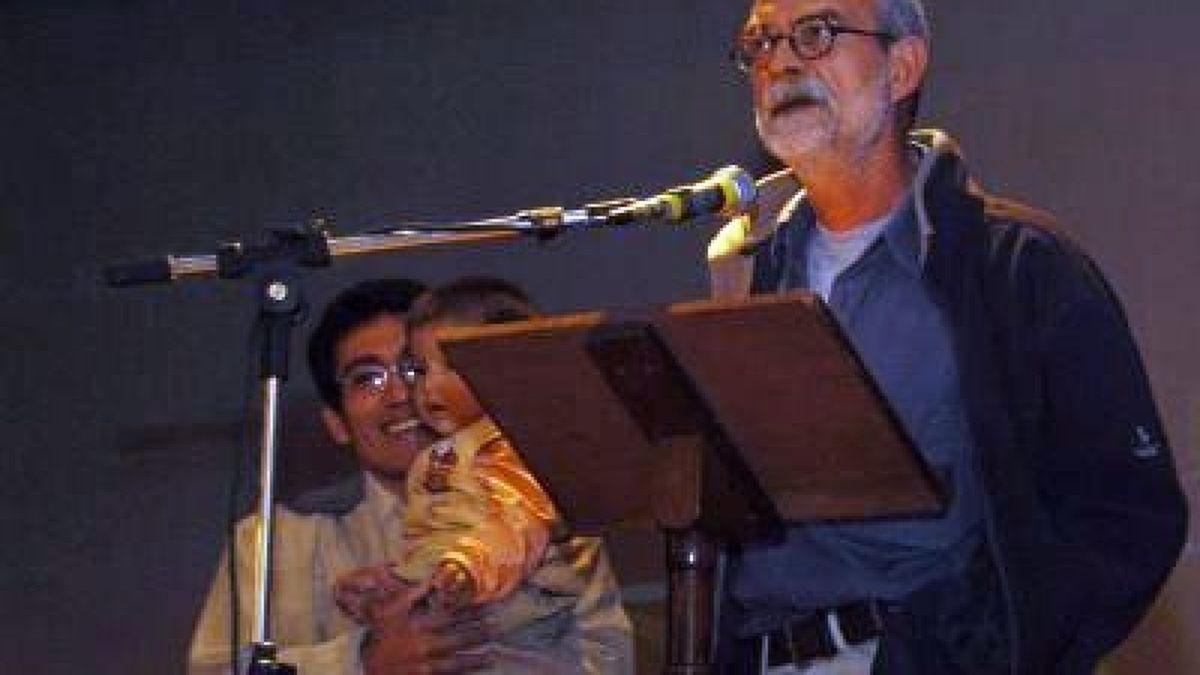 Ernesto Aguirre presenta su último libro en San Pedro