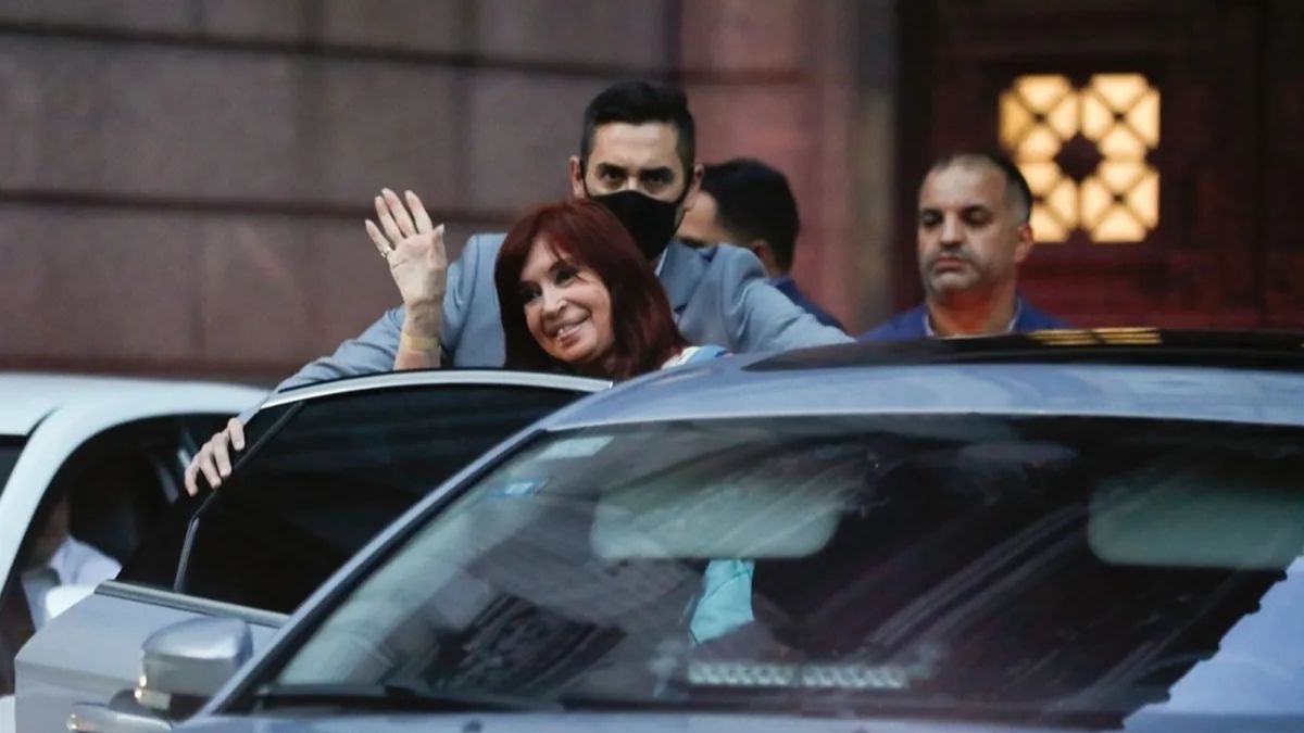 Cristina Kirchner Sobrese Da En Parte De La Causa De Los Cuadernos