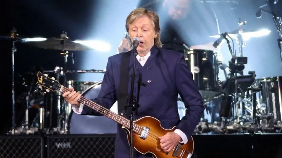 Paul McCartney logró recuperar un bajo que le robaron hace más de