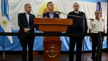 Macri junto al ministro de Defensa y Jefe de la Armada