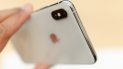 feministas denuncian que el iphone es muy grande para las manos de una mujer feministas denuncian que el iphone es muy grande para las manos de una mujer