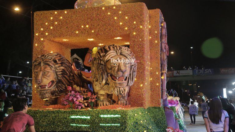 Carroza Centro Polivalente de Artes 