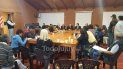 el gobierno mejoro el monto fijo ofrecido a los estatales, recien el viernes informaran si aceptan el gobierno mejoro el monto fijo ofrecido a los estatales, recien el viernes informaran si aceptan