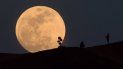 hoy a la madrugada se podra ver la superluna de nieve mas grande del ano hoy a la madrugada se podra ver la superluna de nieve mas grande del ano