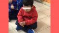 repudiable: una maestra jardinera hace bullying a un nino en la sala repudiable: una maestra jardinera hace bullying a un nino en la sala