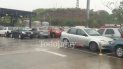 la terminal de omnibus sin movimiento pero con una playa de estacionamiento llena la terminal de omnibus sin movimiento pero con una playa de estacionamiento llena