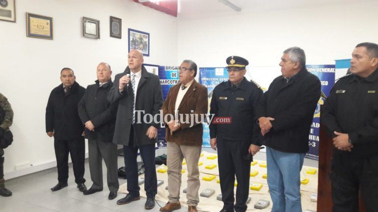 Presentación oficial