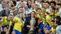 bolsonaro se metio al campo a festejar con los jugadores de brasil bolsonaro se metio al campo a festejar con los jugadores de brasil