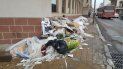 eet n° 1: tenian que desocupar el canchon y sacaron toda la basura a la vereda eet n° 1: tenian que desocupar el canchon y sacaron toda la basura a la vereda
