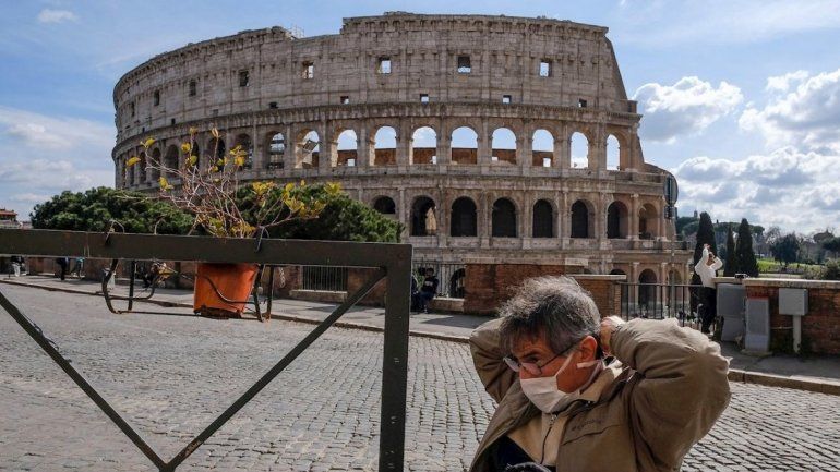 El Coliseo romano desierto y solo un hombre con coronavirus. Un jujeño estuvo de vacaciones y volvió sin que lo controlen en ningún aeropuerto.