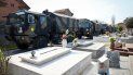 Camiones del Ejército italiano trasladan féretros de muertos por coronavirus en la ciudad de Bergamo. / DPA Camiones del Ejército italiano trasladan féretros de muertos por coronavirus en la ciudad de Bergamo. / DPA