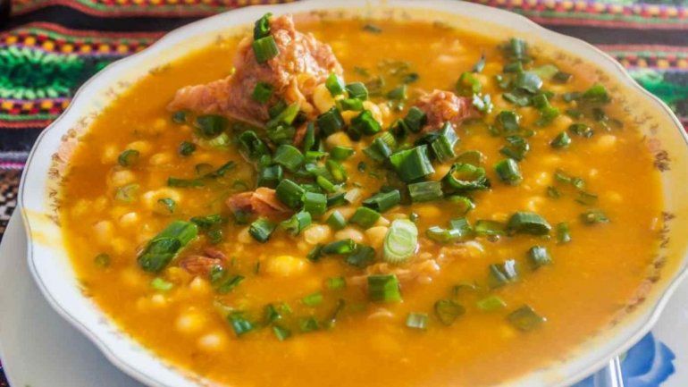 Tradicional receta del locro argentino 