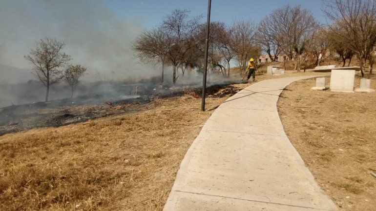 Incendio en Parque Belgrano de Alto Comedero