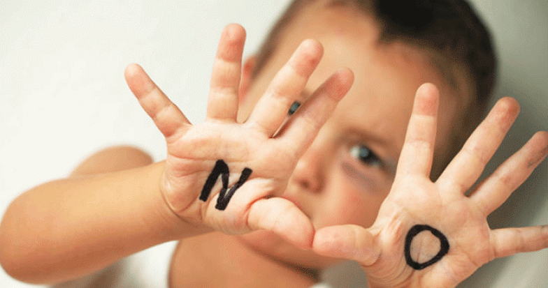 Denunciar maltrato infantil a la Línea 102. 