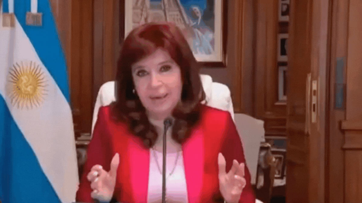 Cristina Fernández de Kirchner. Cristina Fernández de Kirchner.