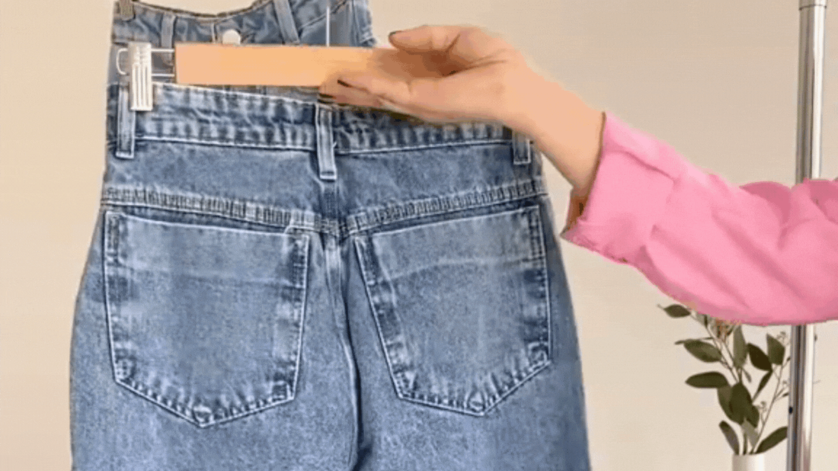 Ni rotos, ni manchados: la tendencia de jeans para el invierno 2025 Ni rotos, ni manchados: la tendencia de jeans para el invierno 2025