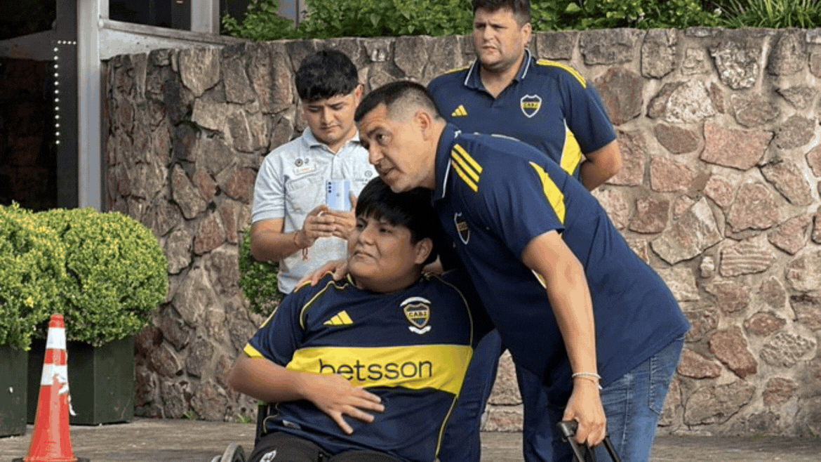 Boca llegó a Salta y los hinchas enloquecieron. Boca llegó a Salta y los hinchas enloquecieron.