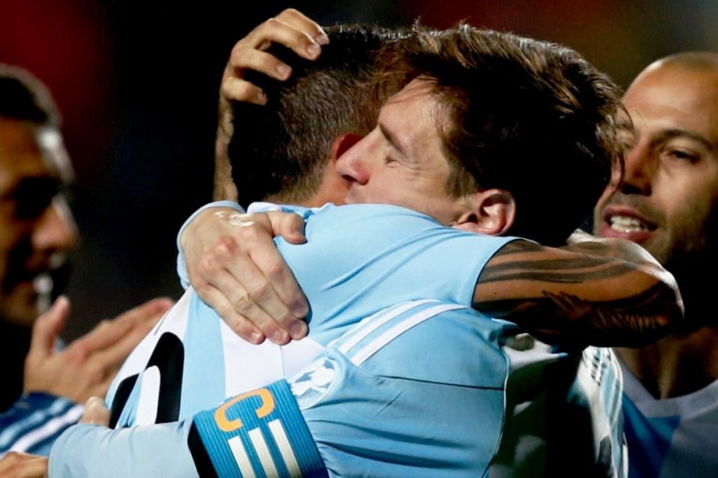 Messi junto a Tevez