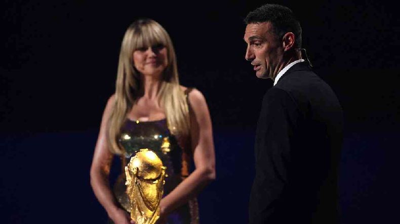 Lionel Scaloni llevó la Copa del Mundo Lionel Scaloni llevó la Copa del Mundo