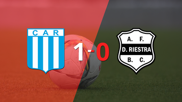 Con lo justo, Racing (Cba) venció a Riestra 1 a 0 en el estadio Miguel Sancho