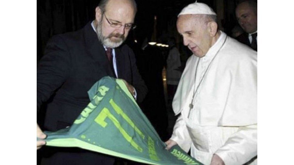 El Papa recibió una remera del Chapecoen