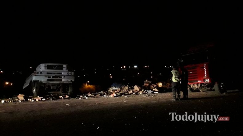 Dos camiones chocaron en la ruta 34 cerca de San Pedro de Jujuy.