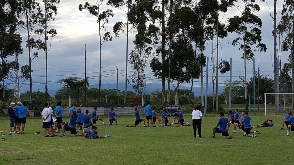 Amistoso: el Lobo tuvo sus primeros minutos de fútbol de cara a la B Nacional