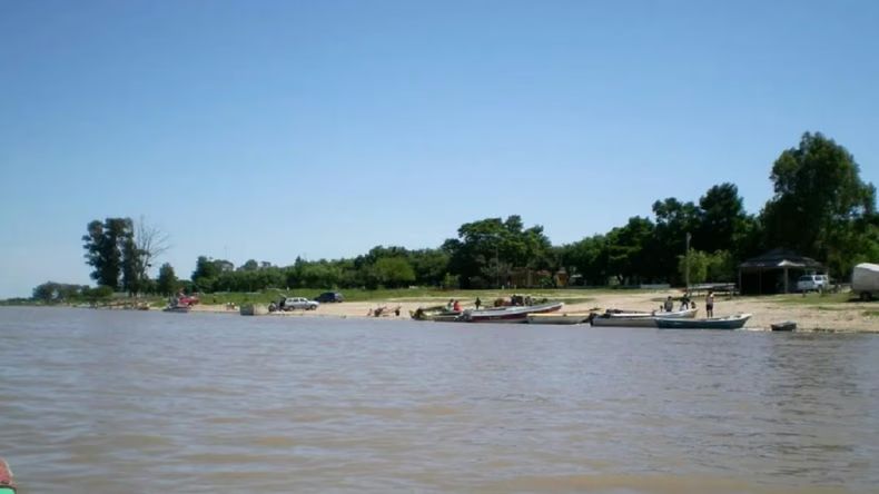 El pueblo de Santa Fe ubicado junto a un río y es ideal para unas escapadas de primavera.