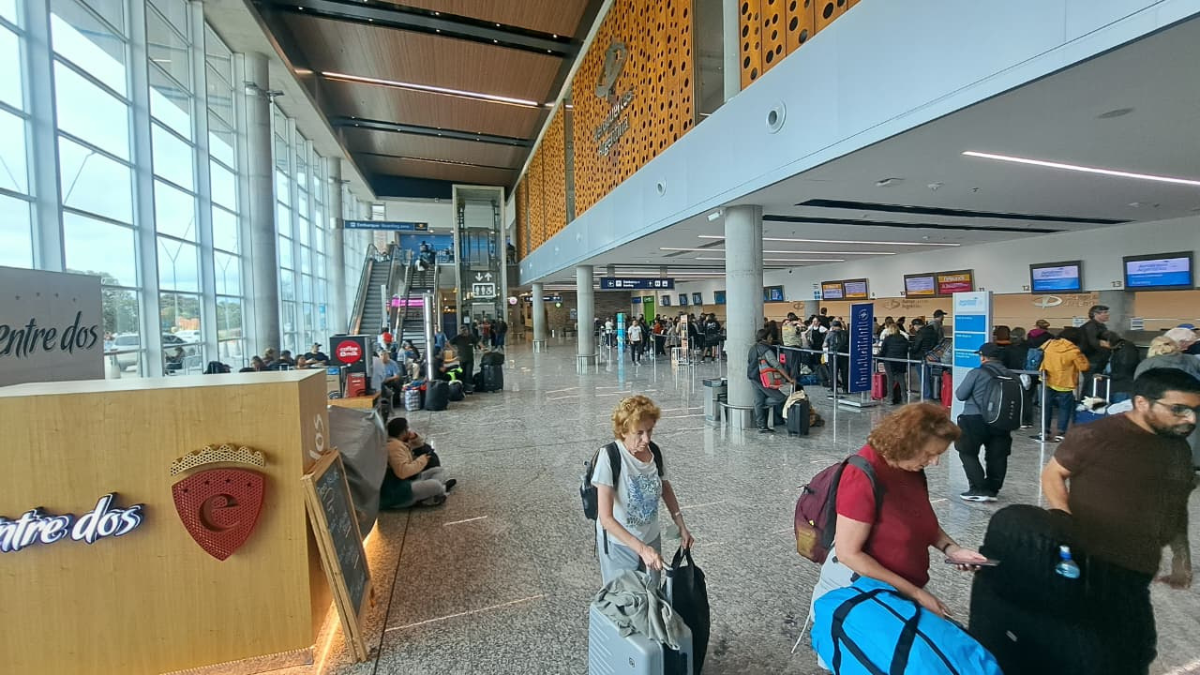 estuvimos varados afuera: que conto un pasajero del vuelo afectado en jujuy