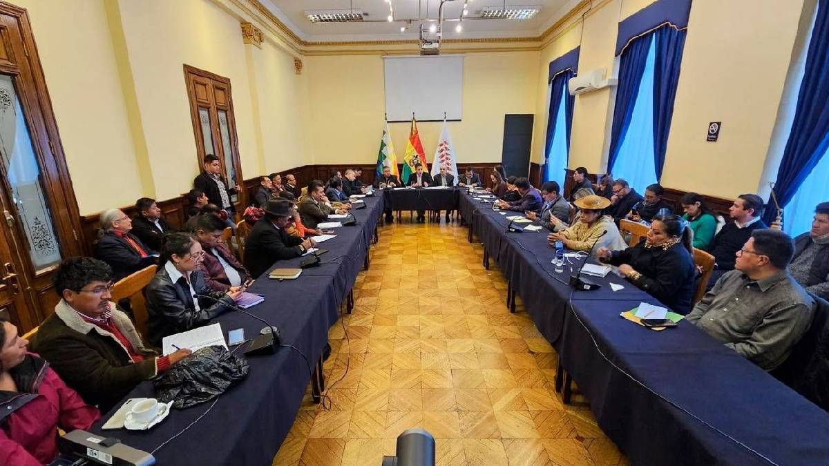 Crisis en Bolivia: la Comisión de Diálogo se reunirá con veedores internacionales