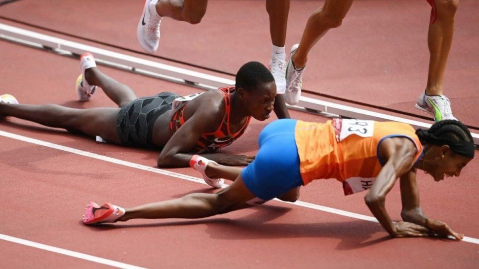 Tokio 2020: una atleta neerlandesa se cayó pero fue oro en los 5 mil metros