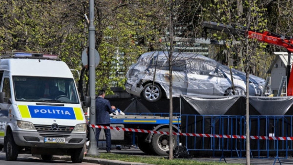 Grabaciones de algunos testigos permitieron ver como el auto se incendió tras el impacto contra la embajada.