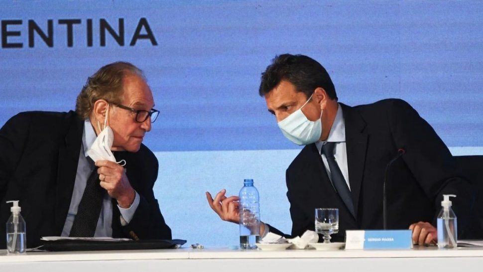 El titular de la Comisi&oacute;n de Hacienda, Carlos Heller, y el presidente de la C&aacute;mara de Diputados, Sergio Massa. /Foto: Clar&iacute;n.