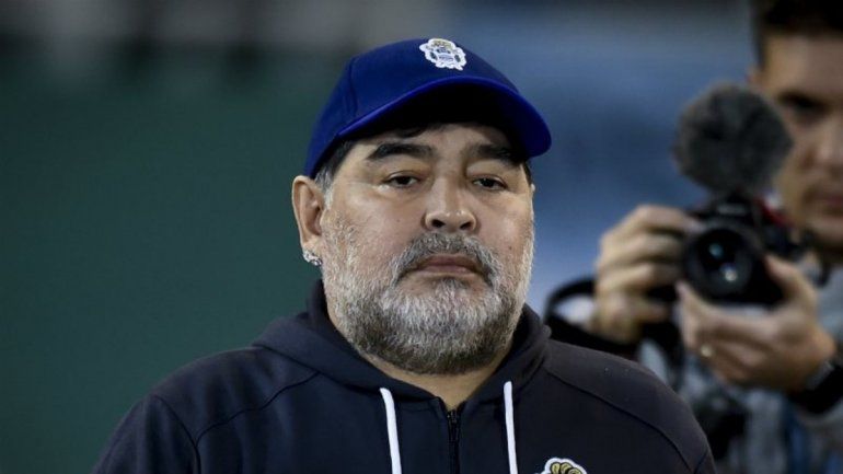 Estudios revelan que Diego Maradona cambió 6 veces la línea de su teléfono 