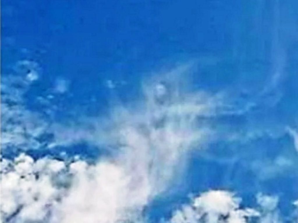 Vieron la figura de Cristo en el cielo