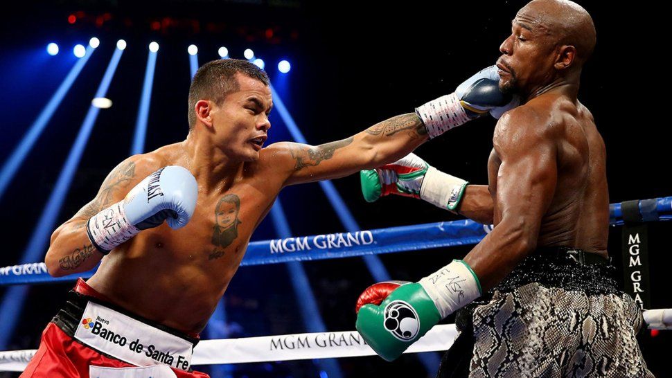 El Chino Maidana reveló en twitter que tiene un diente de Mayweather