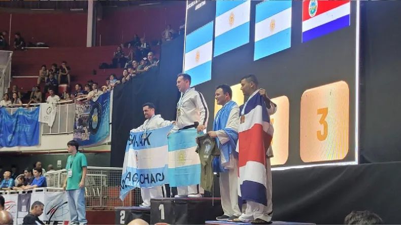 Álvaro Esslinger se consagró campeón del mundo de taekwondo