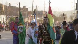 Desfile de la Independencia de Bolivia en Alto Comedero (Archivo)