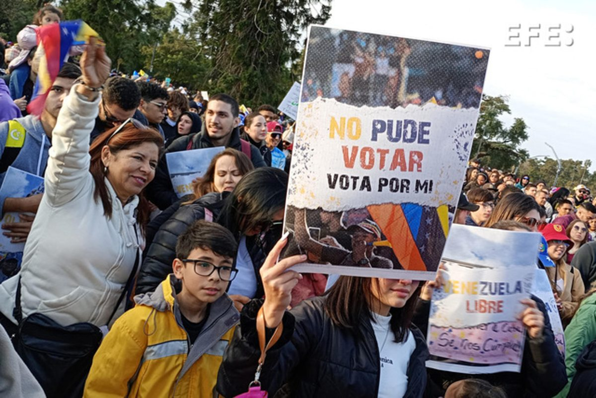Nueve países latinoamericanos exigen revisión de elecciones en Venezuela.