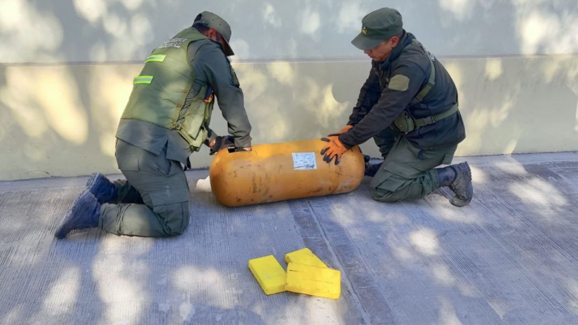 Encontraron un tanque de GNC con más de 23 kilos de cocaína