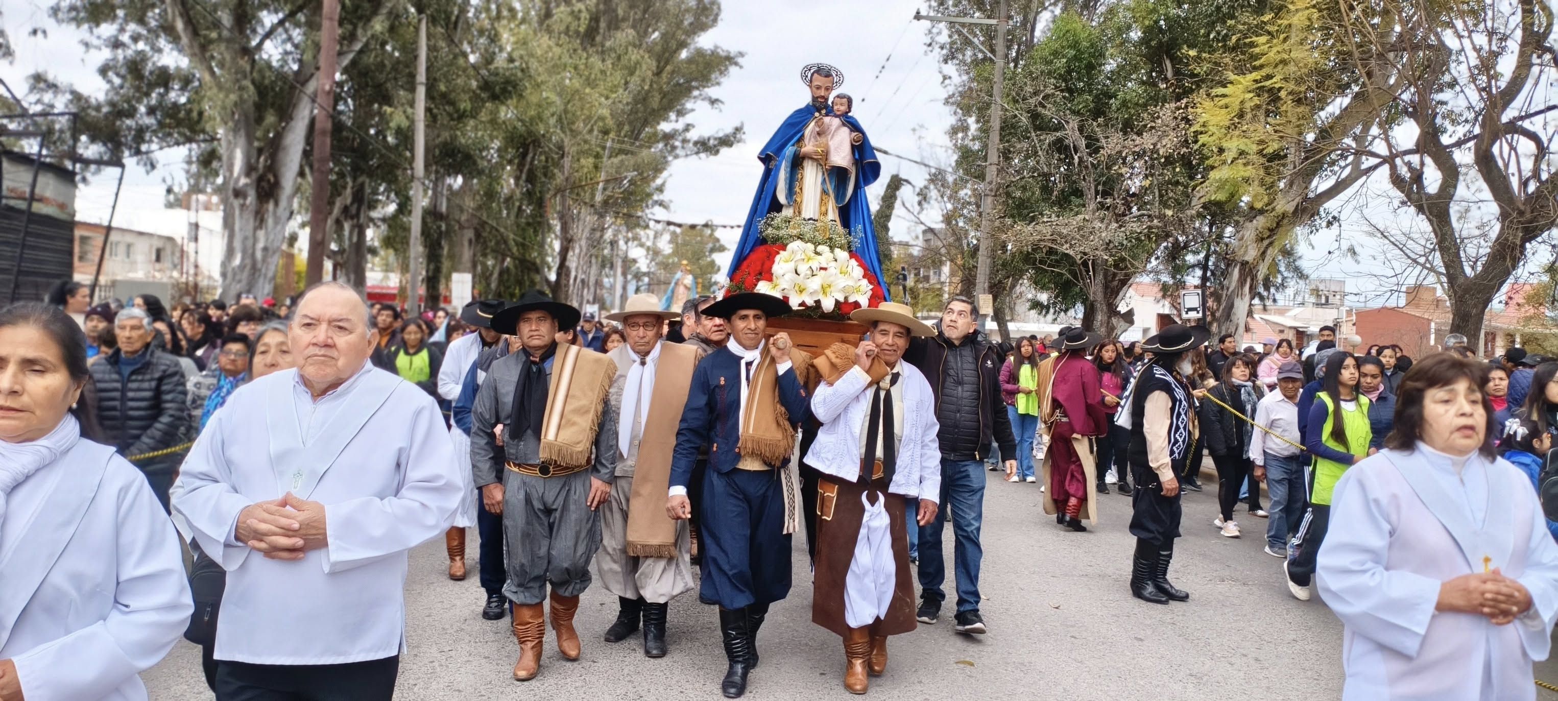 Procesión por San Cayetano.