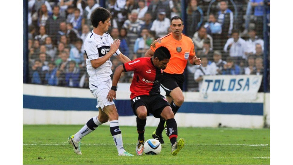 Gimnasia LP - Newells