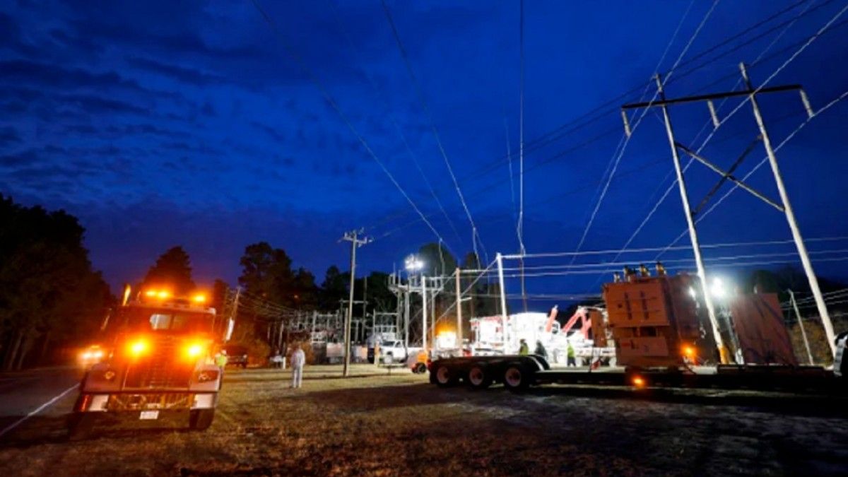 Estados Unidos: hay toque de queda por el ataque a una central eléctrica.&nbsp;