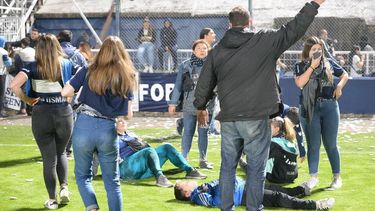 Una persona permanece internada tras los incidentes en el estadio de Gimnasia.