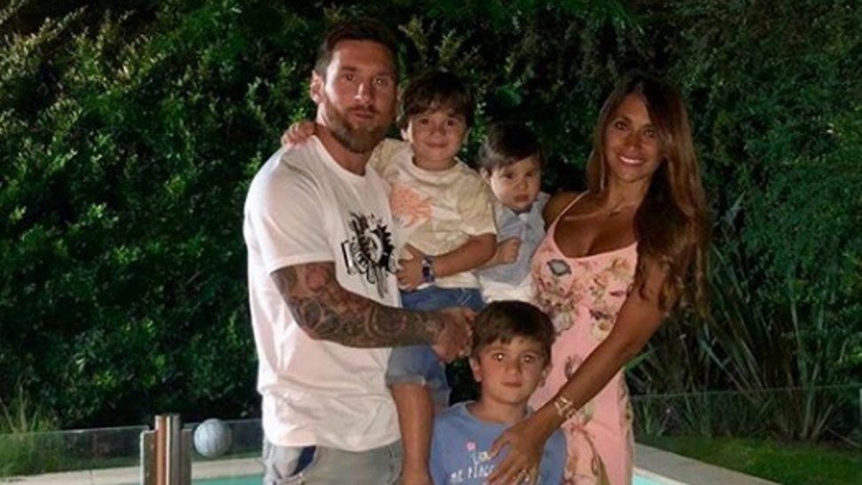 Lionel Messi y Antonela Roccuzzo bautizaron a Ciro en un pequeño pueblo de Rosario
